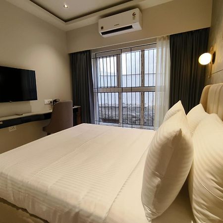 Olive Hotel Le Opera By Embassy Group Μπανγκαλόρ Εξωτερικό φωτογραφία
